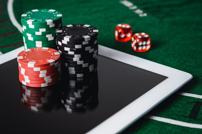Online casino free play bonus