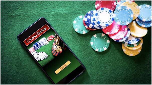 Caribbean Stud Poker ऑनलाइन नकद जुआ खेल